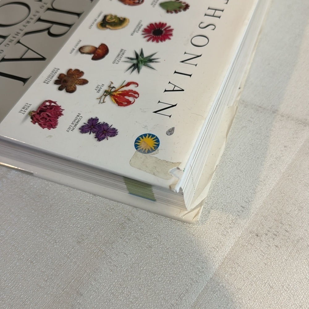 Smithsonian Natural History ultimate visual guide DK Publishing Hardcover - Picture 3 of 11